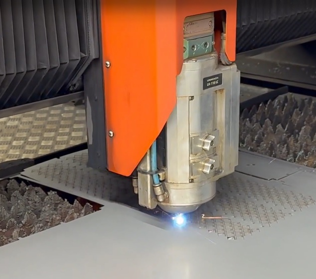 Лазерная резка и гибка листового металла